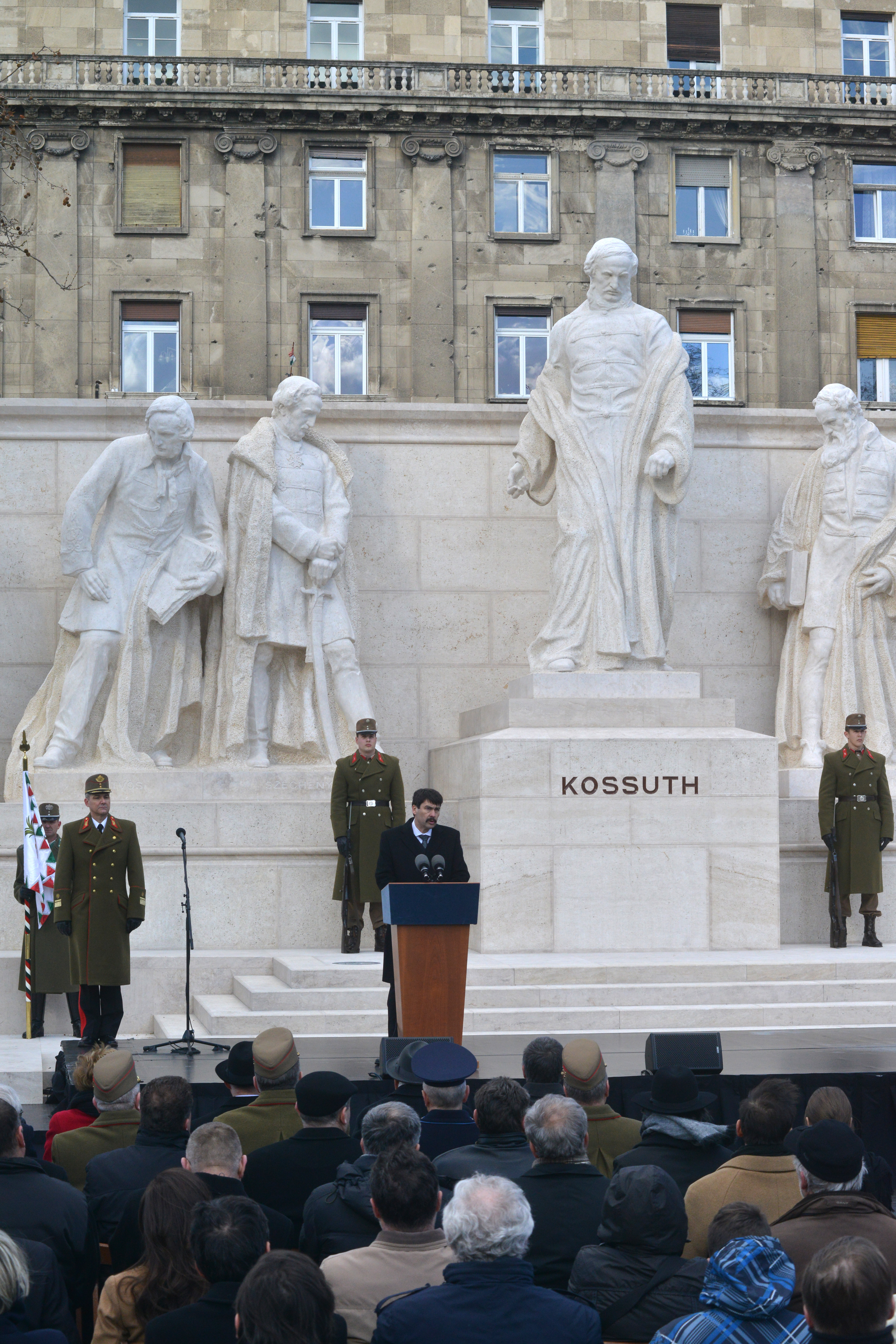 Kossuth szobor avatás