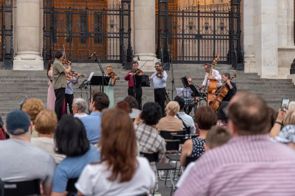 Tér-Zene koncert a Kossuth téren